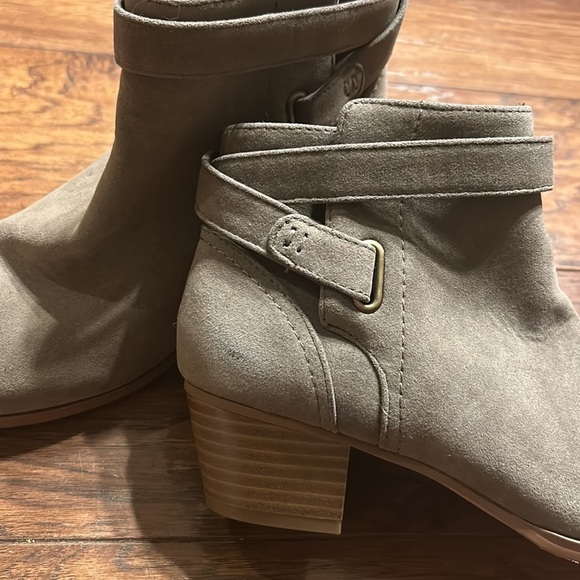 Giani Bernini Women's Ankle Fashion Boots, Memory Foam sole (Grey/Mushroom NWT - Picture 11 of 11